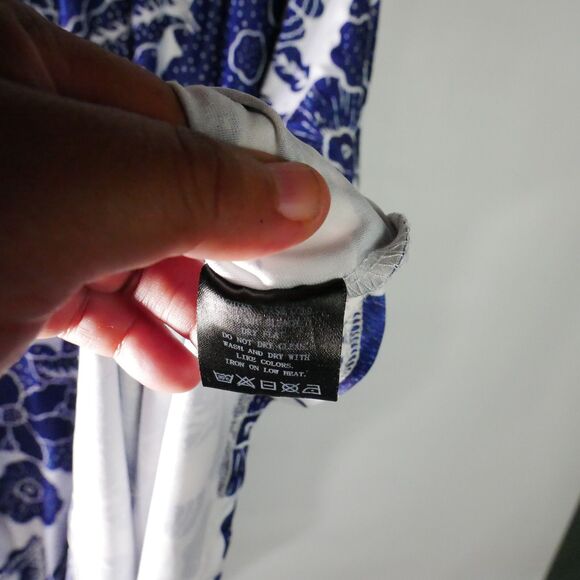 LoveU Dear Women’s Size 3XL Tank Top Blue And White Floral Print - Picture 5 of 9